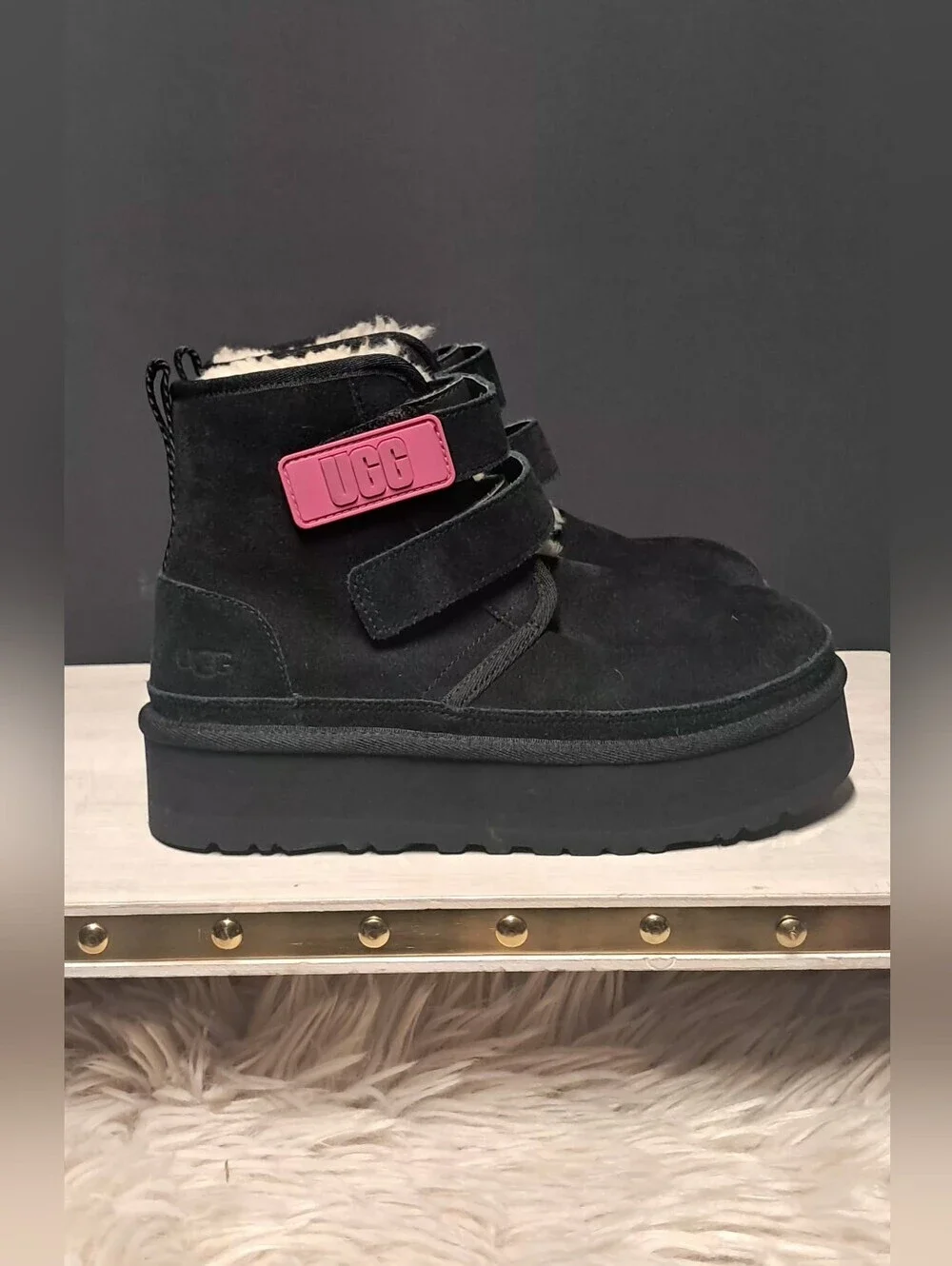 Kids UGG Neumel Platform Boots Size 4